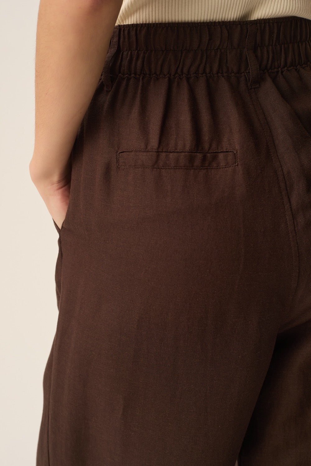 ESPIZA | PANTALÓN ANCHO MARRÓN OSCURO