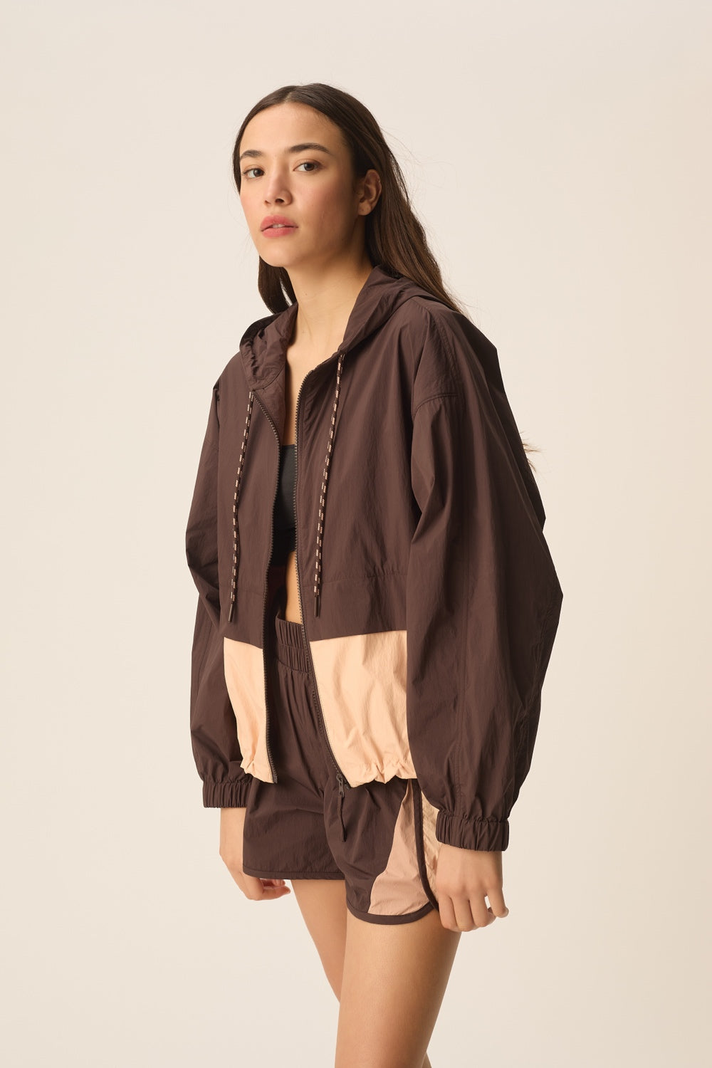 VINDI | PARKA IMPERMEABLE TERRE, PEACH Y MOKA
