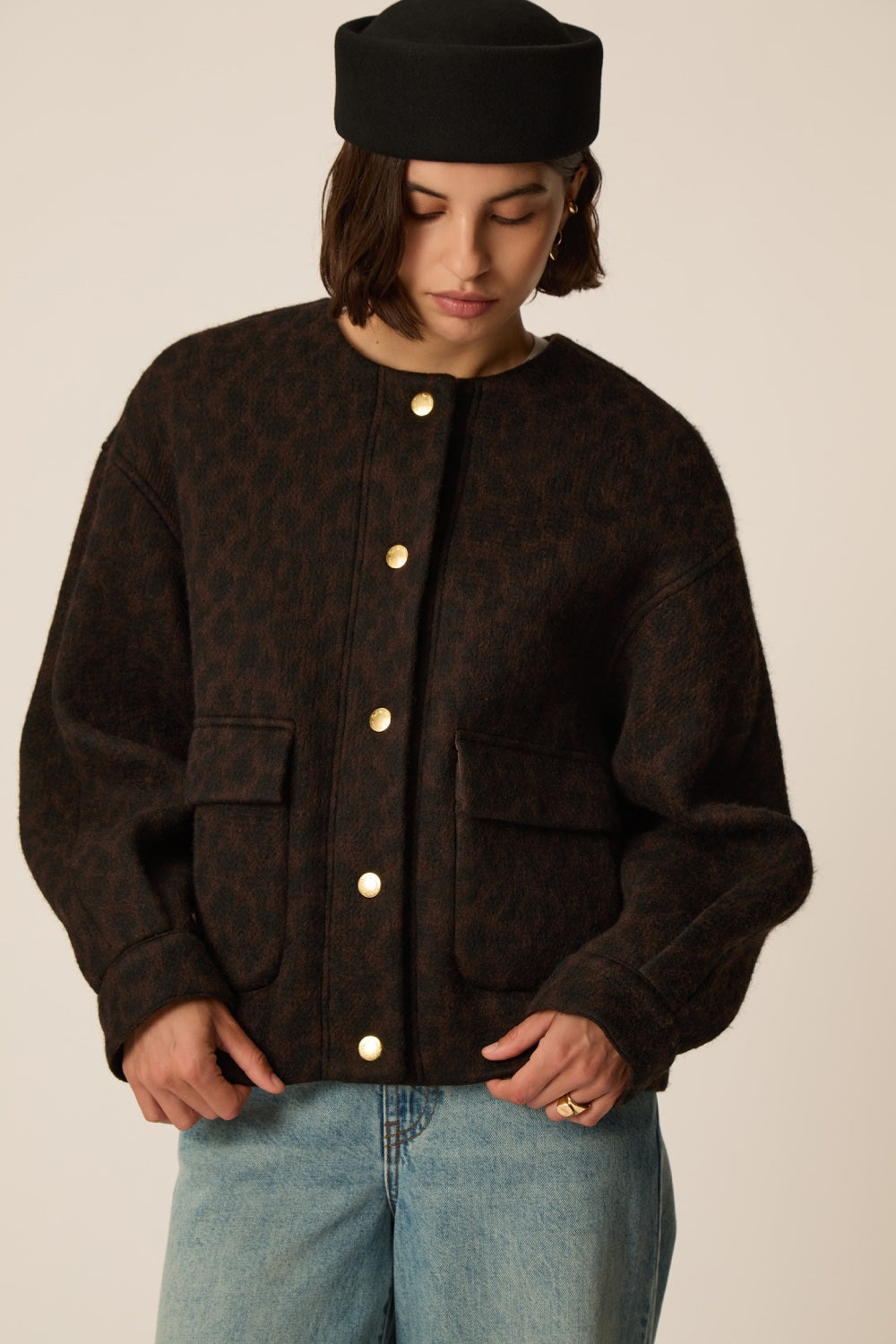 ISADORA | CHAQUETA CORTA DE LANA CON ESTAMPADO DE LEOPARDO