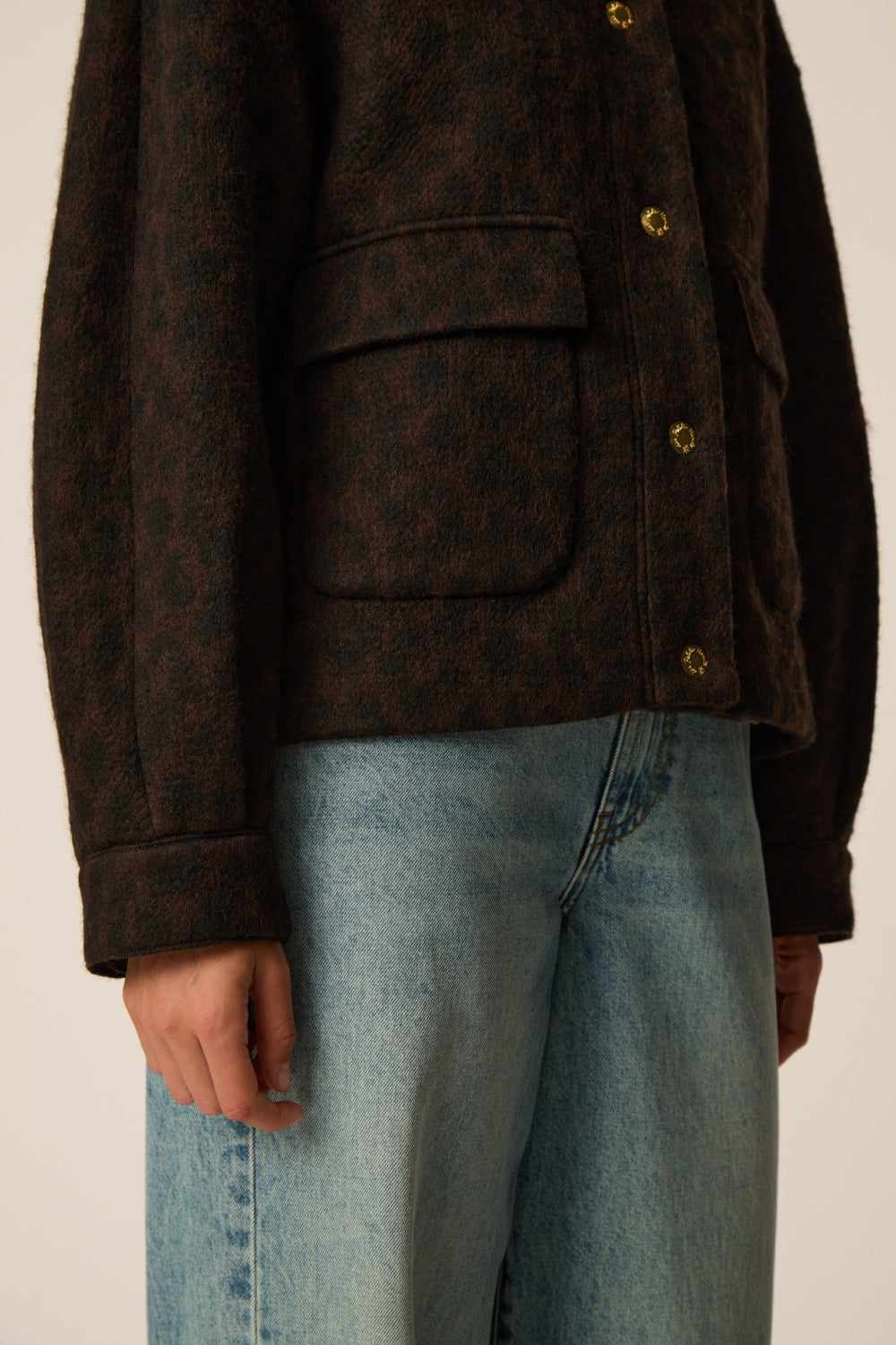 ISADORA | CHAQUETA CORTA DE LANA CON ESTAMPADO DE LEOPARDO