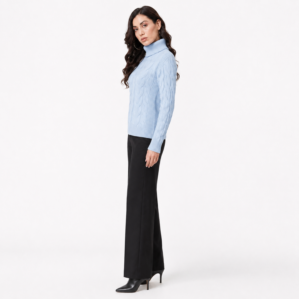 SUÉTER DE CUELLO ALTO ELEGANTE