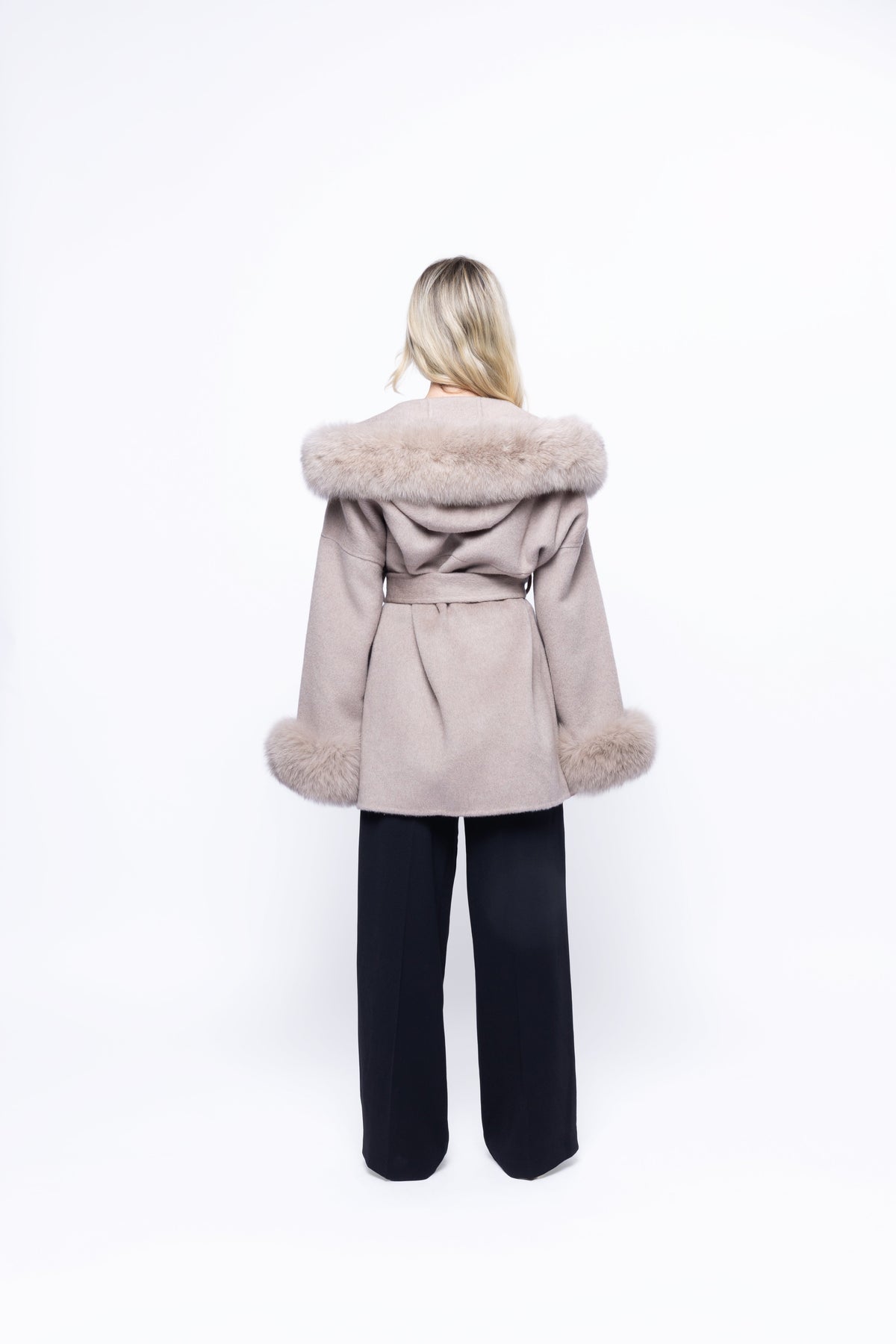 ABRIGO ENVOLVENTE BEIGE ROSADO
