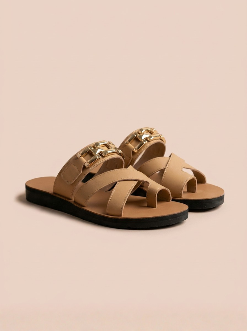 SANDALIAS PLANAS CON DETALLE METÁLICO | MUJER