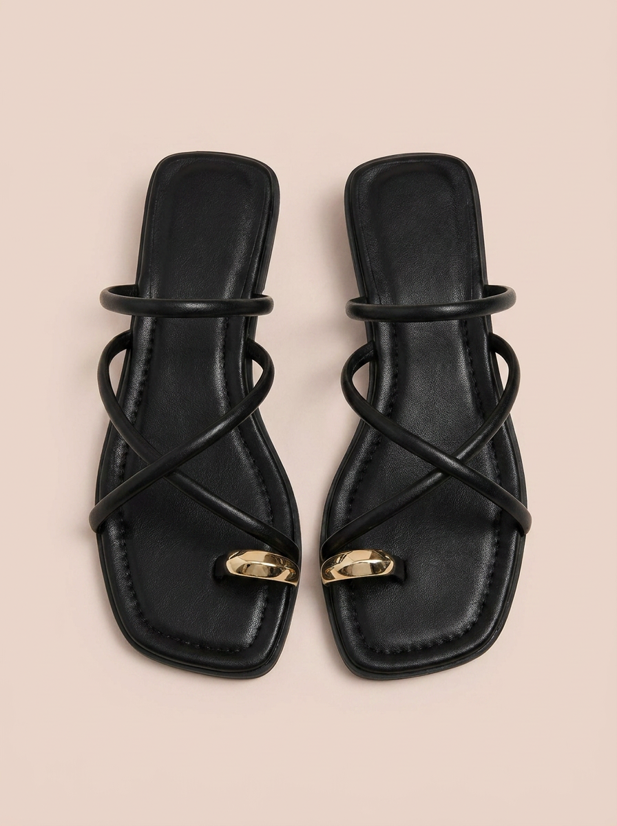 SANDALIAS PLANAS CON DETALLE METÁLICO | MUJER
